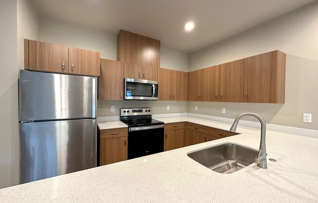 3 beds, 2.5 baths, 1,026 sqft, $2,310, Unit 4616