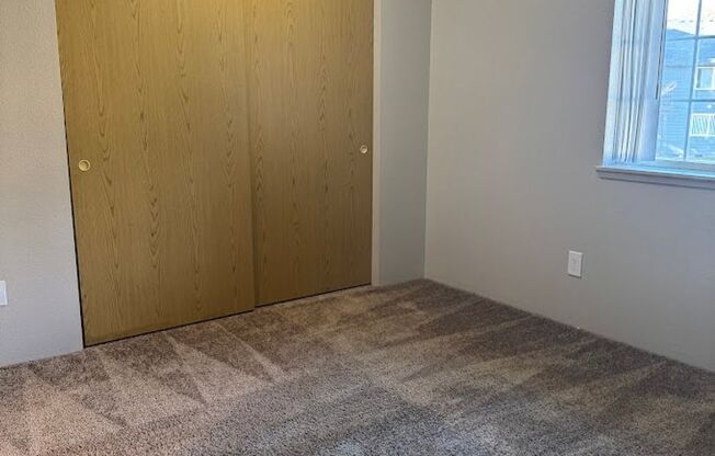 2 beds, 2 baths, 1,070 sqft, $1,625, Unit 12-204