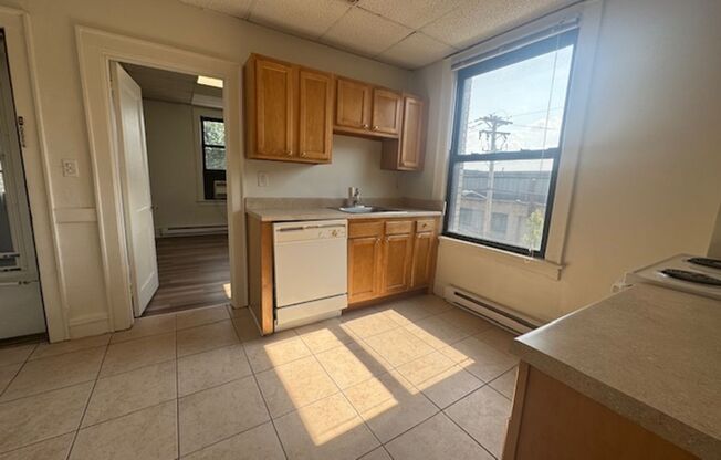 2 beds, 1 bath, 820 sqft, $1,429, Unit 7239 Penn Ave. #3B