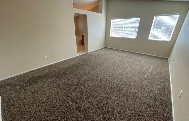 3 Bedroom 2 1/2 Bathroom w/Den & Loft