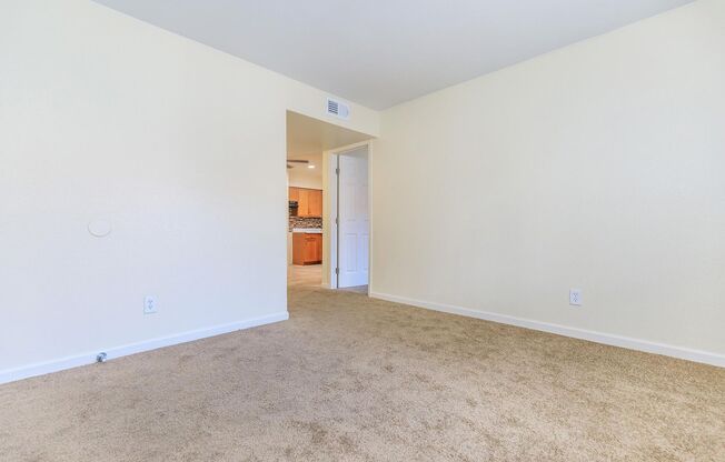 2 beds, 1 bath, 760 sqft, $1,210, Unit 2126