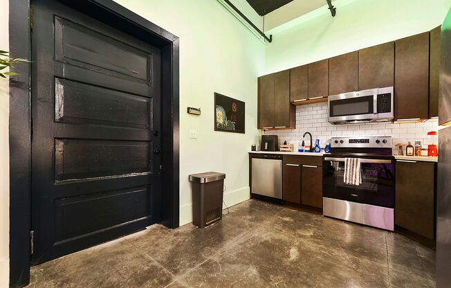 1 bed, 1 bath, 400 sqft, $1,350, Unit Schwab Industrial-001