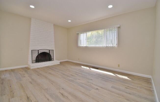 COMING SOON! $3,500 - GORGEOUS 3 BEDROOM REMODELED BROOKVALE HOME IN CENTRAL FREMONT