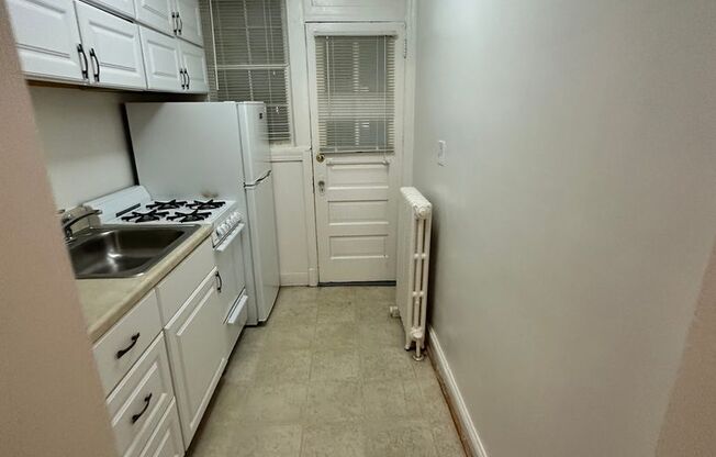 1 bed, 1 bath, 780 sqft, $1,695, Unit 424 #1