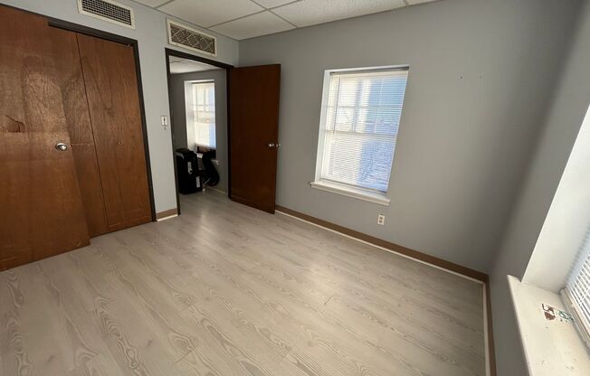 1 bed, 1 bath, 600 sqft, $550, Unit 404