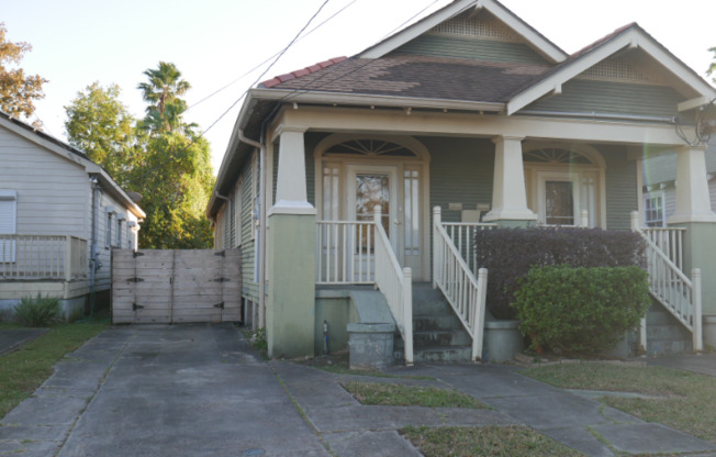 2548 MYRTLE ST