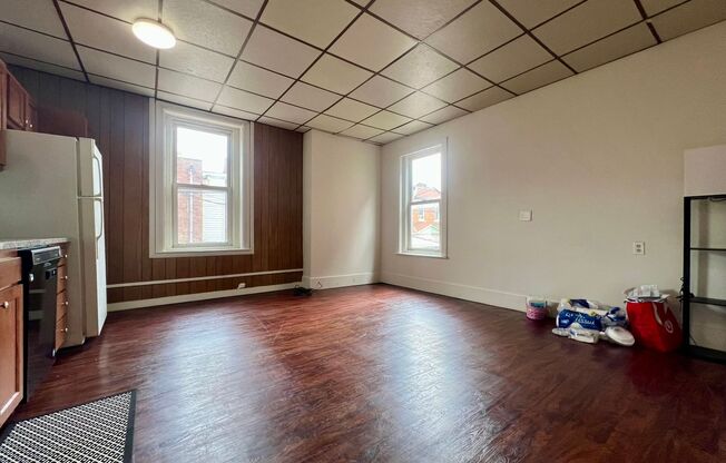 Fantastic Oakland 3BR! 2 FULL Bathrooms / Central A/C! Call Today!!