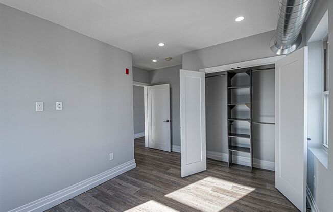 2 beds, 1 bath, 923 sqft, $2,063, Unit Unit 304