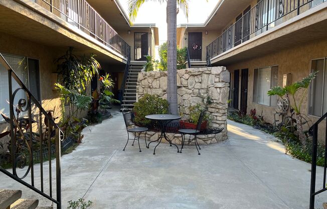 915 Coronado Ave, Long Beach, CA 90804