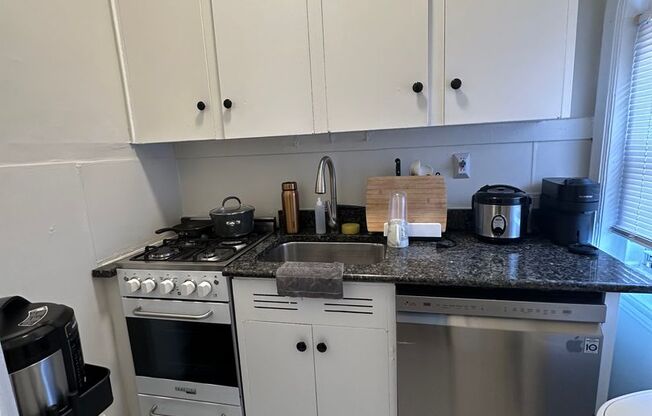 1 bed, 1 bath, 550 sqft, $2,340, Unit 44