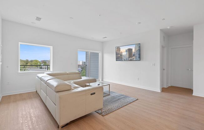 2 beds, 2 baths, 1,001 sqft, $1,675, Unit 218