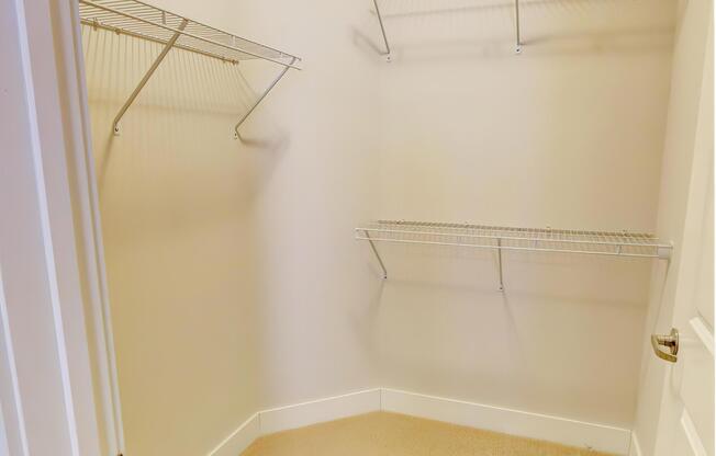 Closet_floor_plan_m2s33g.jpg