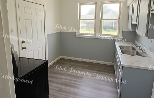 5943-5945 Lakeview