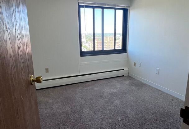 2 beds, 1 bath, 710 sqft, $1,250, Unit # 1309