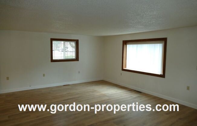 2 beds, 1 bath, $1,795