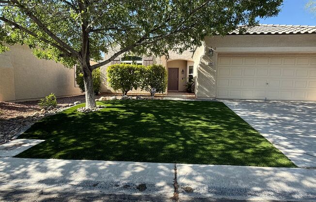 MOVE IN SPECIAL! FIRST TWO WEEKS RENT FREE! Gorgeous Summerlin Location