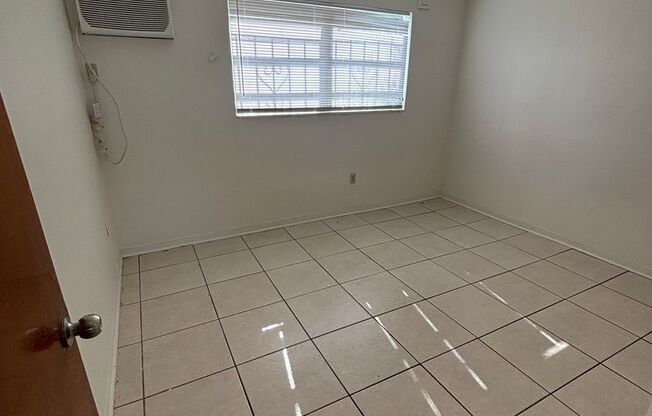 2 beds, 1 bath, $1,800