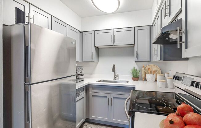 3 beds, 1 bath, 876 sqft, $1,499, Unit 7706-09