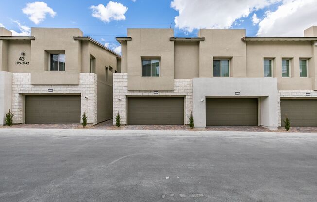 3 beds, 3 baths, $2,750, Unit UNIT 1140