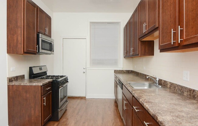 906 MONTROSE