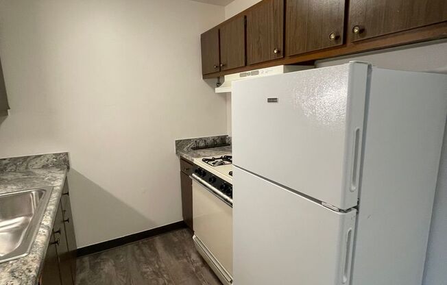 2 beds, 2 baths, $1,195, Unit 214