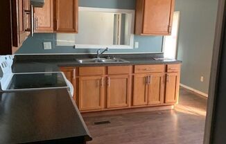 3 beds, 2 baths, $950