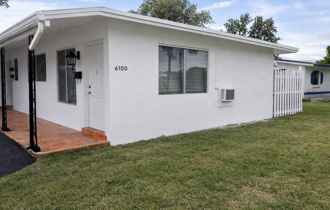 6100 NW 10 St