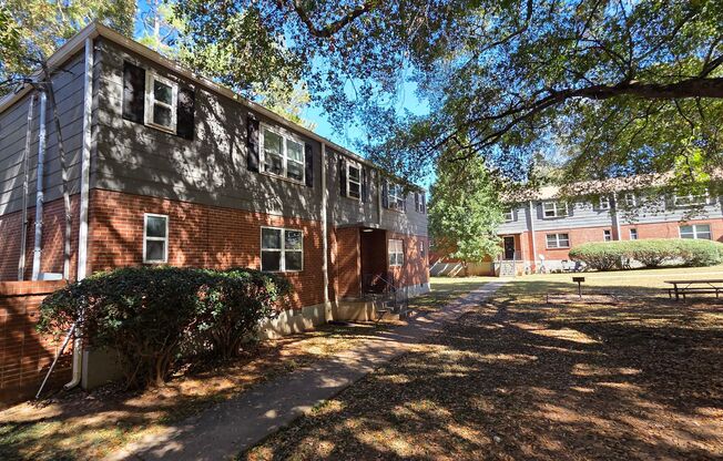 1 bed, 1 bath, 900 sqft, $1,199, Unit 595-C