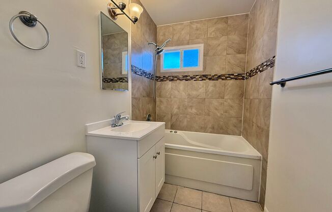 3 bedroom house in Santee with Large yard, 2-Car Garage!