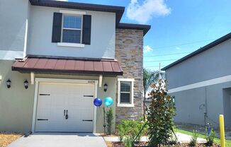 Newer 3 Bedrooms, 2.5 Baths Townhome with screened Lanai and easy access to Downtown Tampa