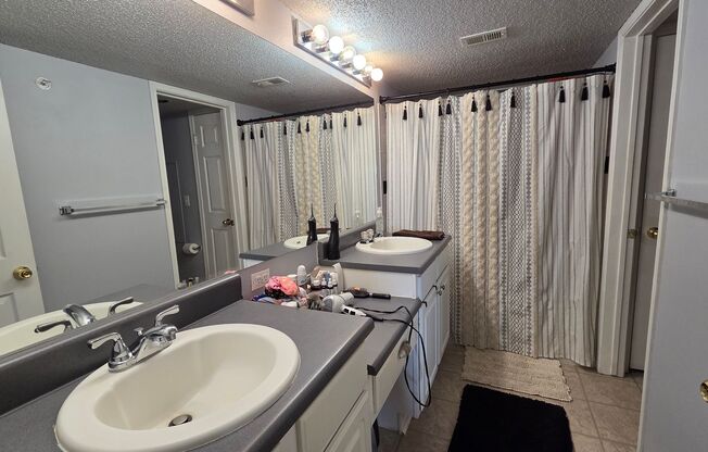 Lovely Two Bedroom Condo with Fire Place, W/D, garage, and tons of community extras! (Concord)