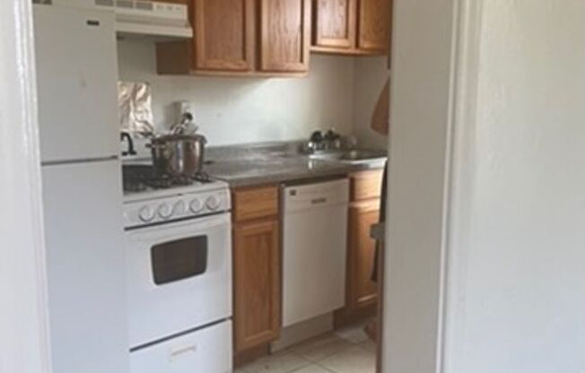 5604 Fifth Avenue-Claridge