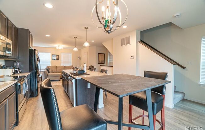 2 beds, 2 baths, 1,154 sqft, $2,500, Unit Daggett Avenue- 5004