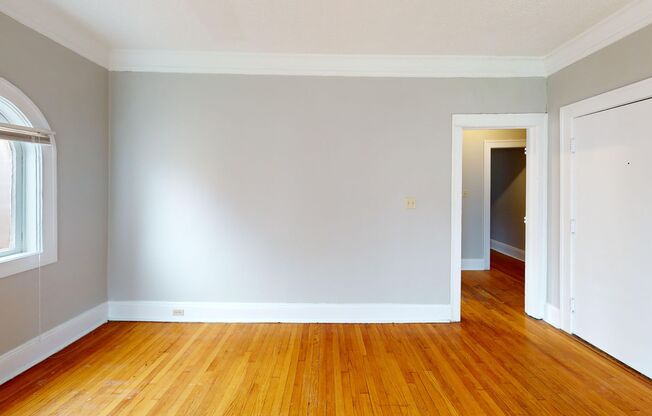 3 beds, 1 bath, 1,260 sqft, $1,275