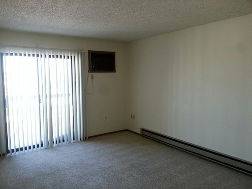 2 beds, 1 bath, 750 sqft, $745, Unit 305