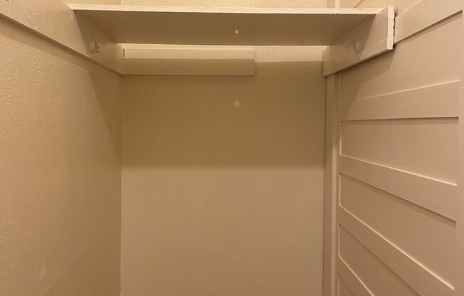 Studio, 1 bath, 350 sqft, $995, Unit 403
