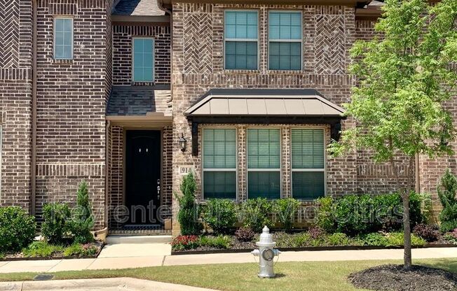914 ESTELLE DR