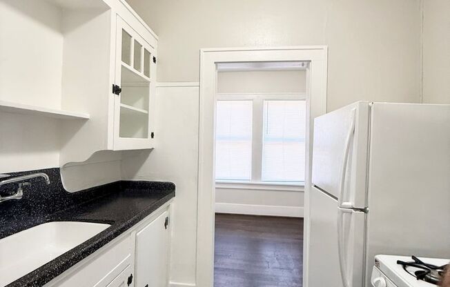 1 bed, 1 bath, $1,135, Unit B2602