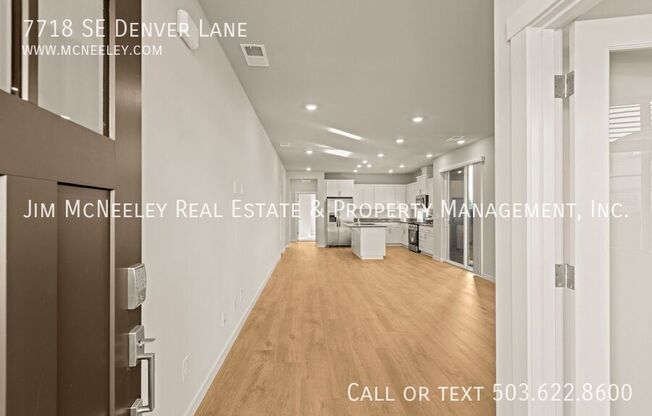 7718 SE DENVER LN
