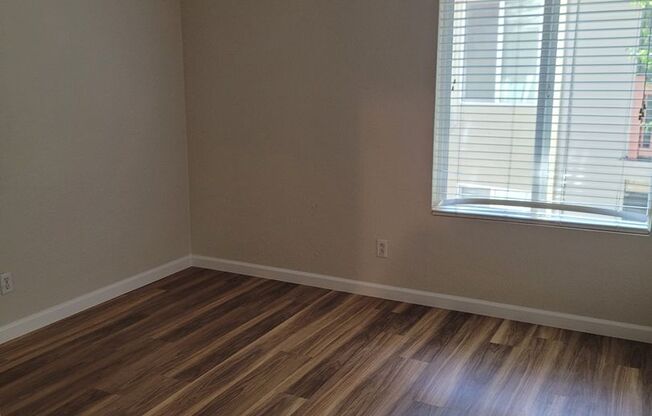 2 beds, 2 baths, $1,950, Unit Unit 260