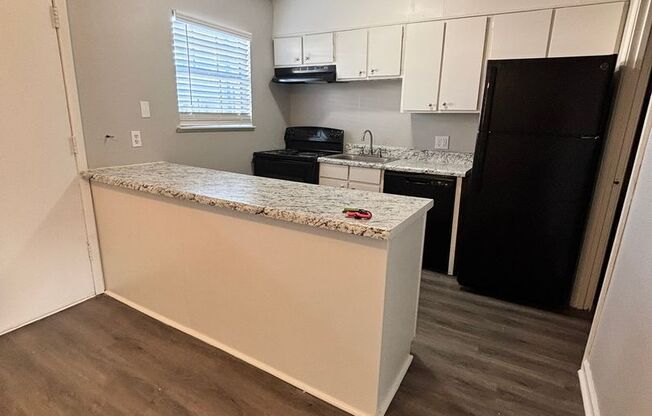 2 beds, 1.5 baths, 1,024 sqft, $850