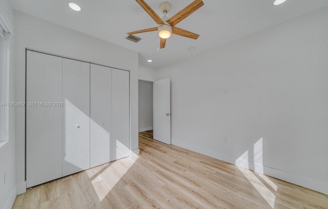 4345 SW 5 TER