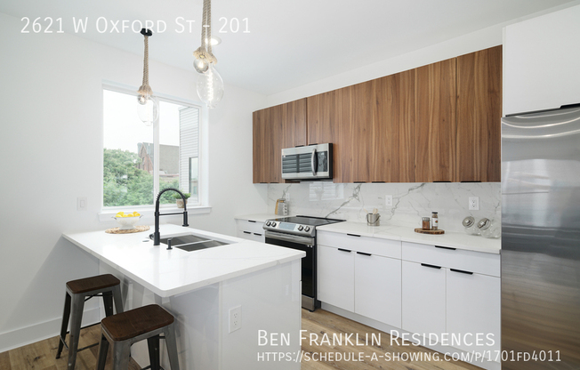 2621 W OXFORD ST