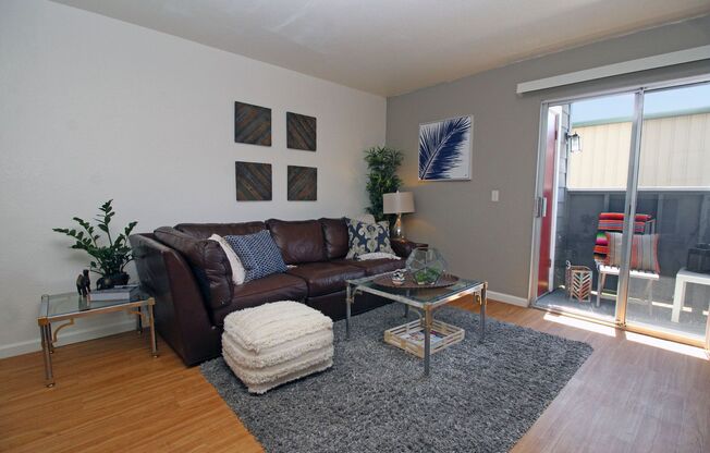 2 beds, 1 bath, 825 sqft, $1,529, Unit 074