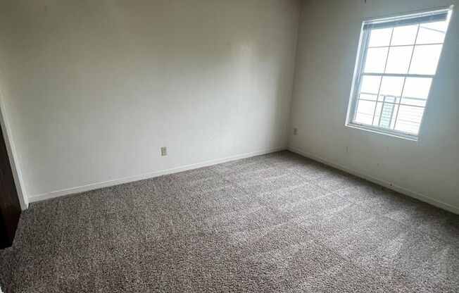 2 beds, 1 bath, $900, Unit Building A--unit D