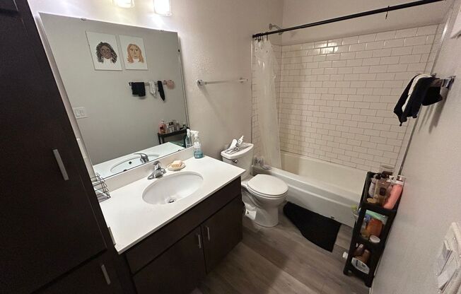 2 beds, 1 bath, $1,395, Unit 202