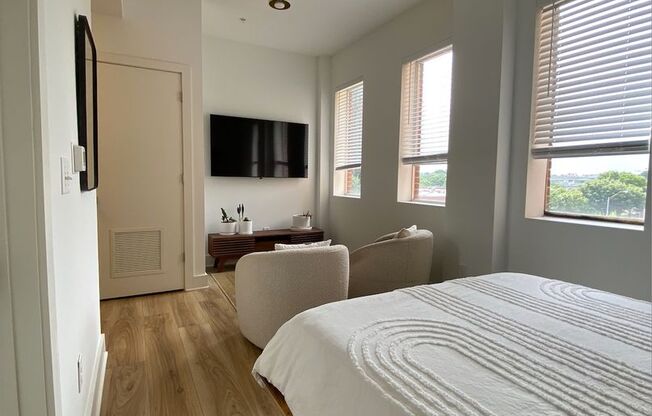 Studio, 1 bath, 360 sqft, $1,092, Unit 159-302