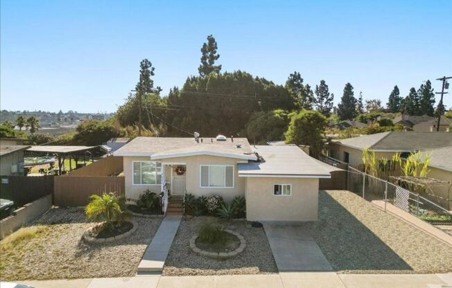 2 Bed | 1 Bath | Washer & Dryer Included - Oak Park