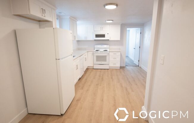 2 beds, 1 bath, 998 sqft, $1,350