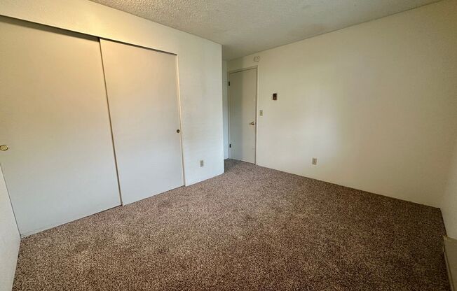 3 beds, 1 bath, $1,695, Unit 4